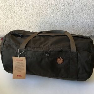 NWT Fjall Raven Duffel No 5- Dark Olive